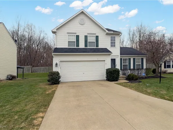 8465 Antlers Trl, North Ridgeville, OH 44039