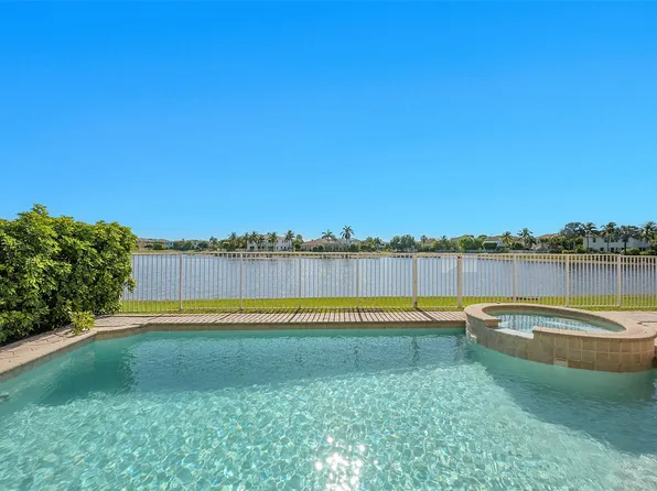 1221 Bay View Way, Wellington, FL 33414