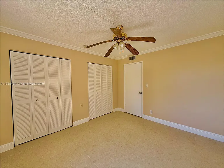 920 NE 199th St #4J — Photo 13
