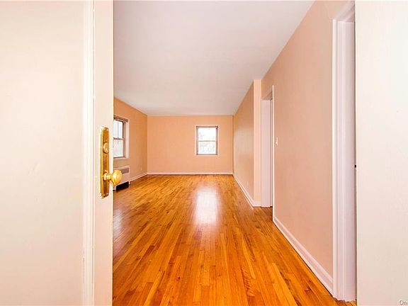5th image of 330 S Broadway Unit A6