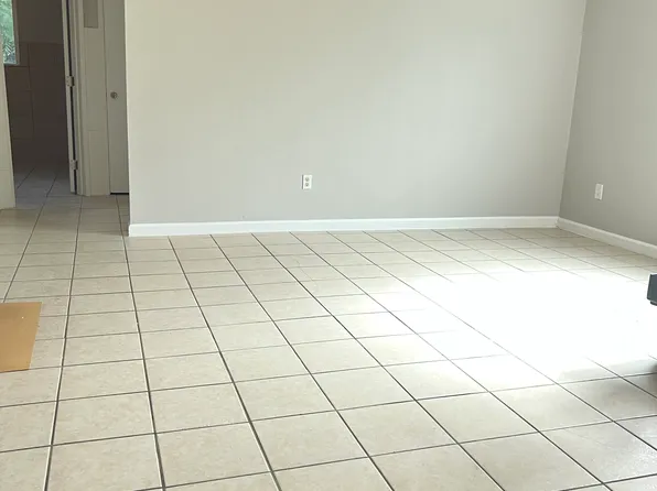 708 E Swain Rd, Stockton, CA 95207