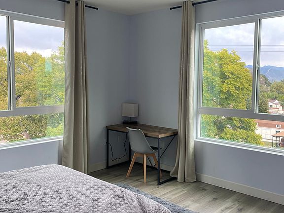 Corner unit: no neighbors and very large windows with Burbank and Universal Studio views