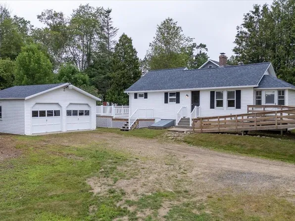 1069 River Avenue, Gardiner, ME 04345