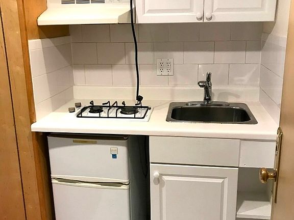 4th image of 317 W 30th St APT 3F