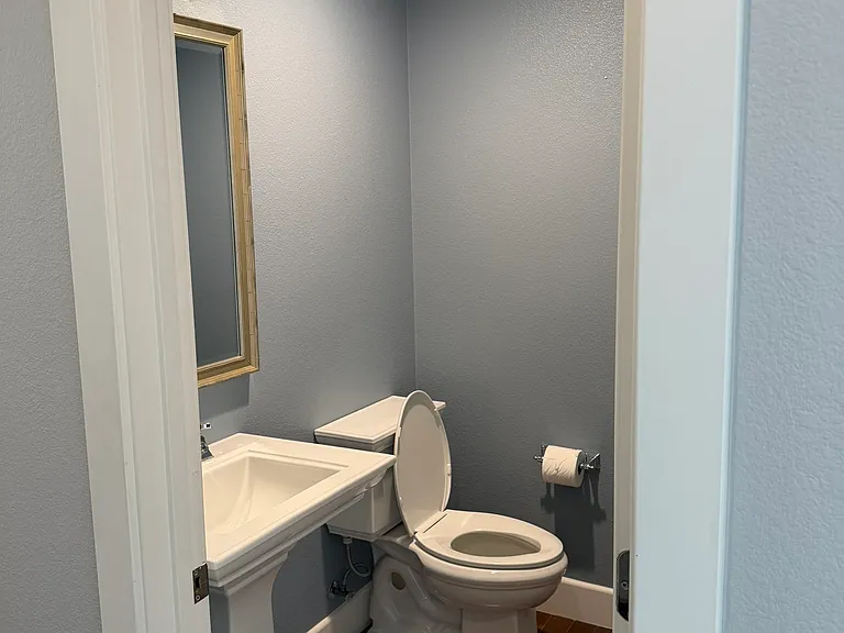 1179 Campbell Ave — Photo 5