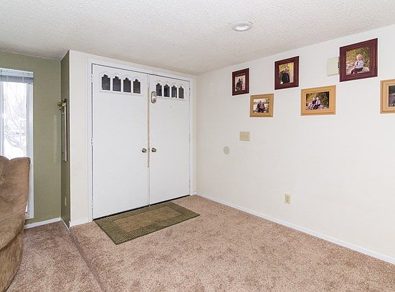 4th image of 275 Masters Dr