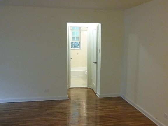 3rd image of 14021 84th Dr #309