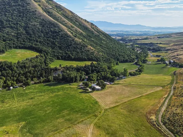 2405 Canyon Rd, Smithfield, UT 84335