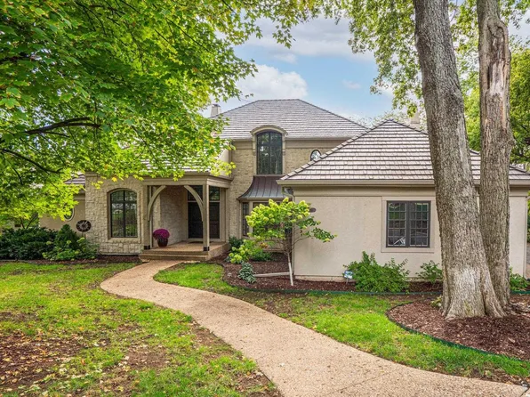 204 Fall Creek Rd, Lawrence, KS 66049