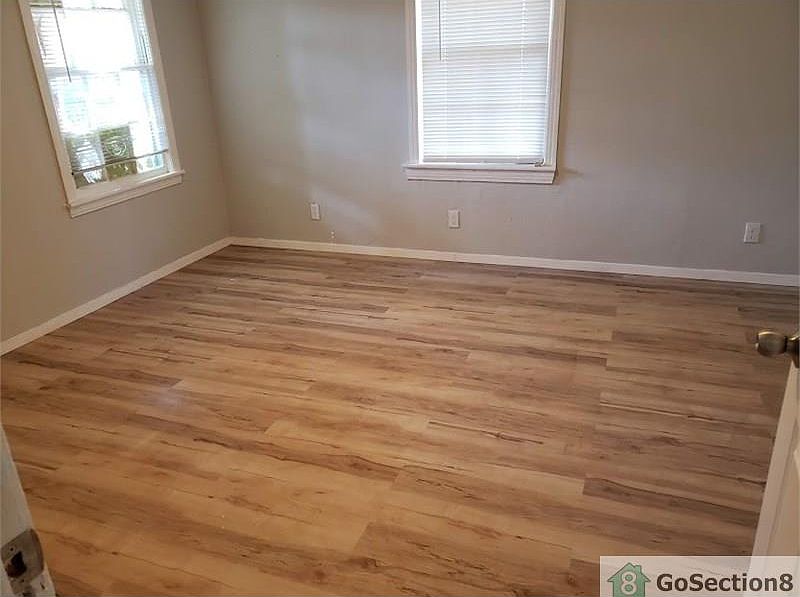 2nd image of 919 N Fitzhugh Ave