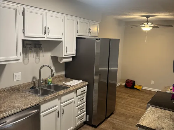 801 Neeb Rd APT C2, Cincinnati, OH 45233