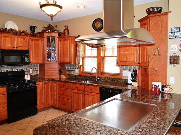 5th image of 8413 Highlands Dr