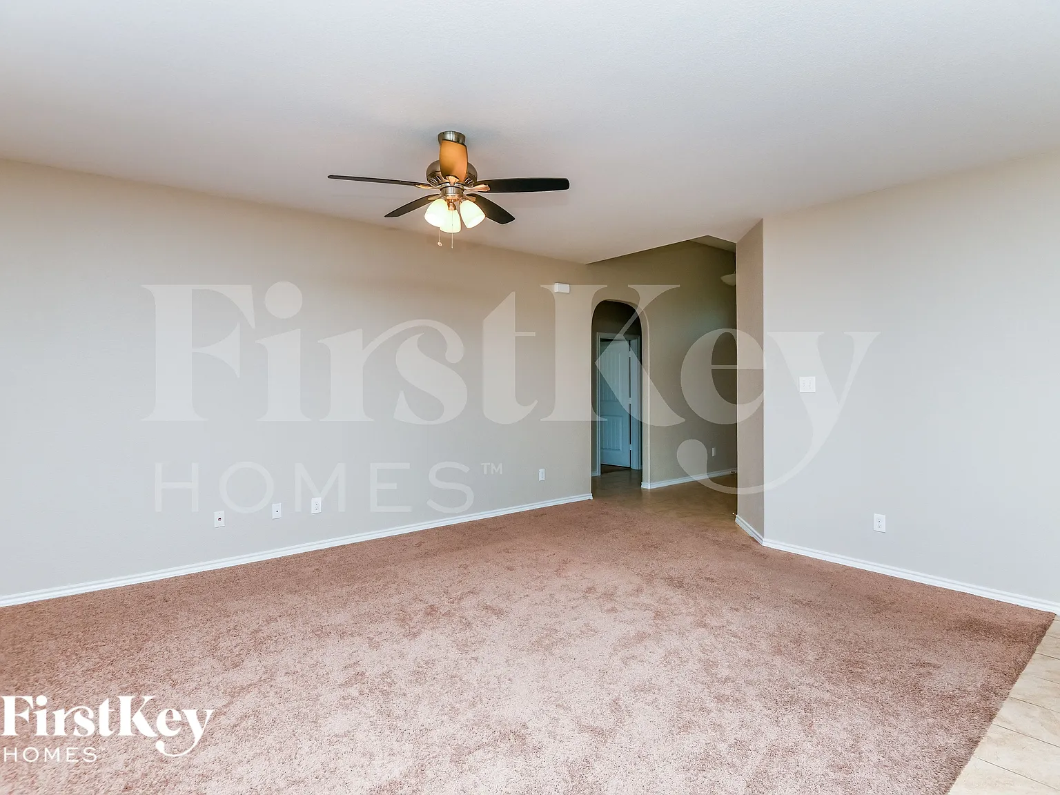 4 bed, 2.0 bath, 1792 sqft, $1,940 — Photo 2