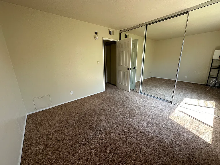 1741 Granville Ave #206 — Photo 10