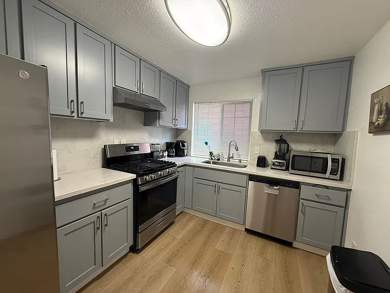 4101 4th Ave #4 — Photo 3