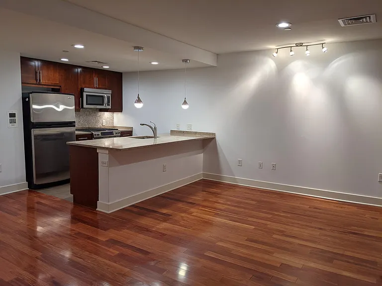Oversized studio Kitchen