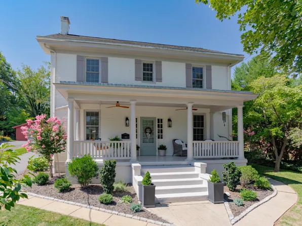 10 Sellers Ave, Lexington, VA 24450