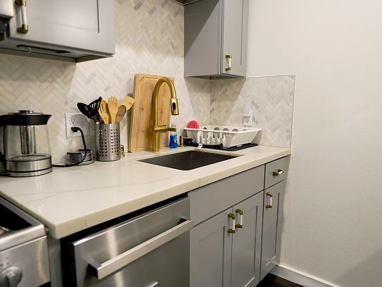 5234 15th Ave NE #202 — Photo 6