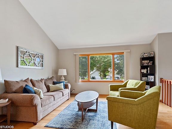 3rd image of 821 N Beck Rd