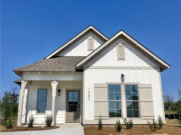 1007 Crossing Ct E, Valley, AL 36854