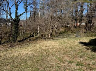 808 S Main St, Rocky Mount, VA 24151