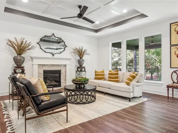 6939 W 162nd Ct, Overland Park, KS 66085