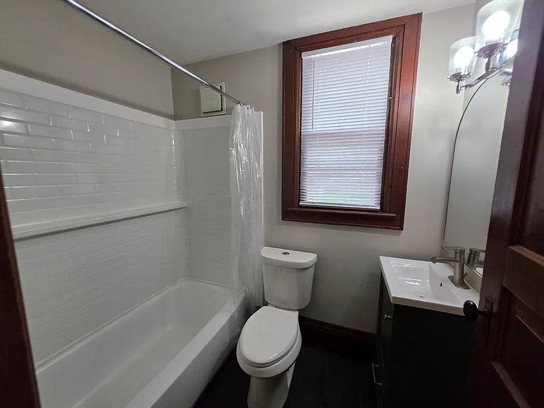226 College Ave NE #2 — Photo 4