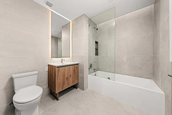 Rented by Nooklyn NYC LLC | media 9