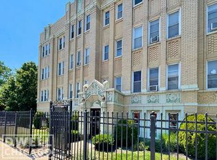 2606 N Kimball Ave, Chicago, IL 60647
