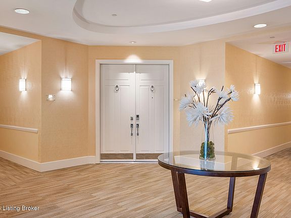 5th image of 324 E Main St Unit 401