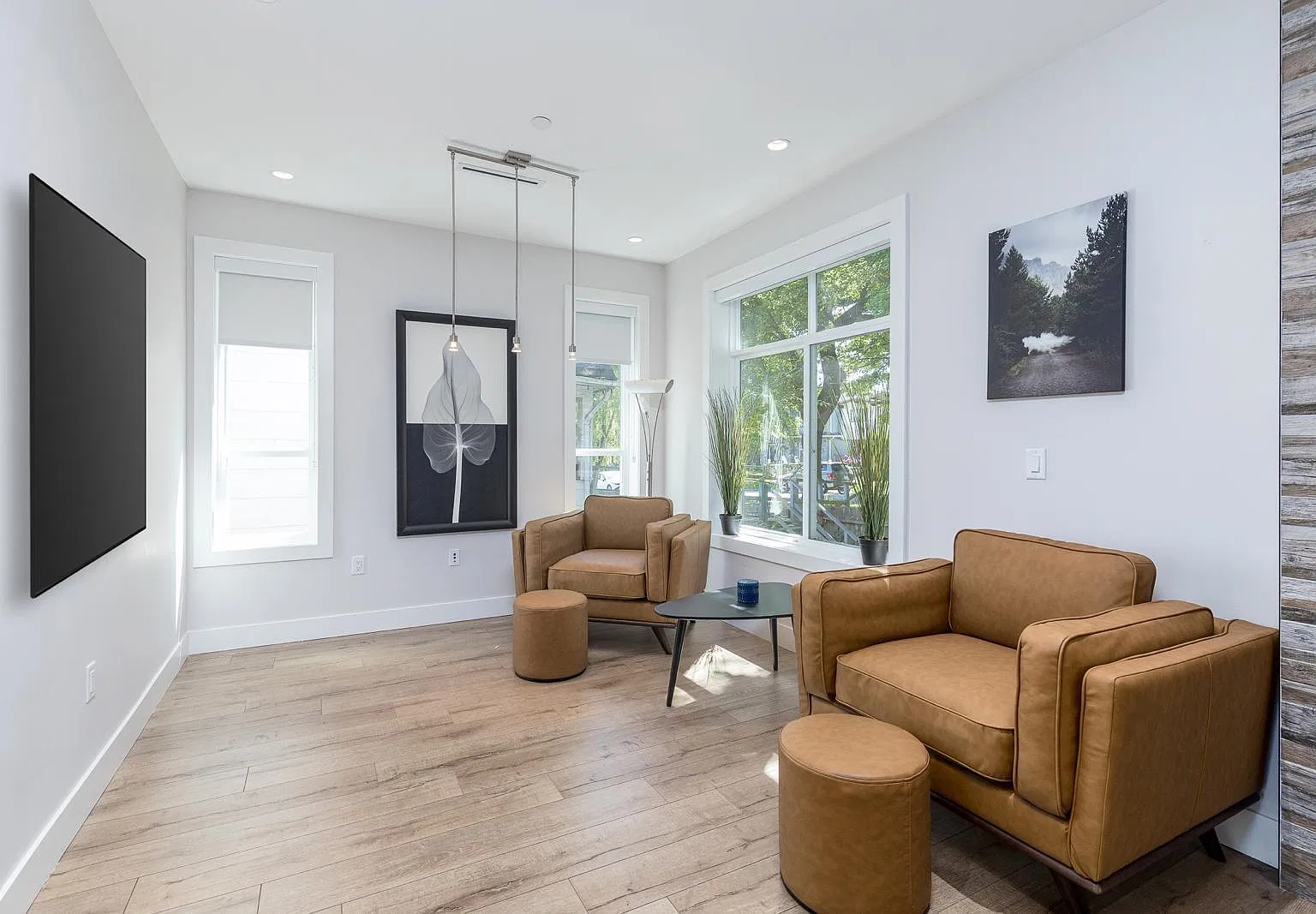 4 bed, 2300 sqft, $7,495 — Photo 4
