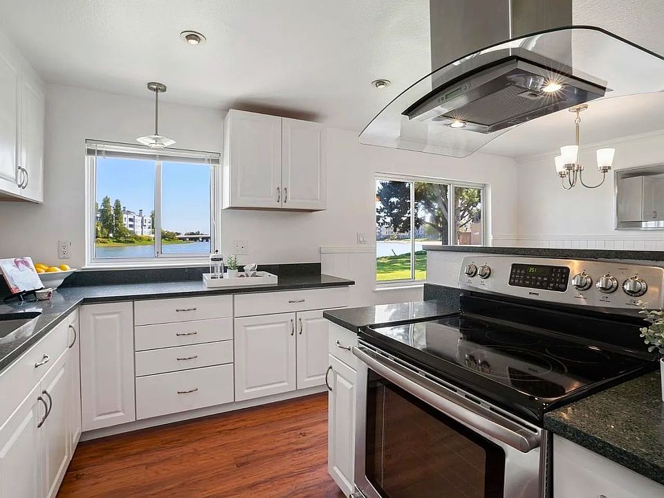1st image of 1612 Marina Ct