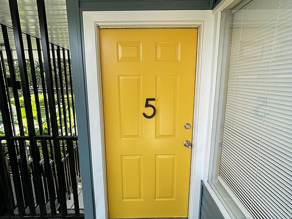 4th image of 505 University Walk APT 5
