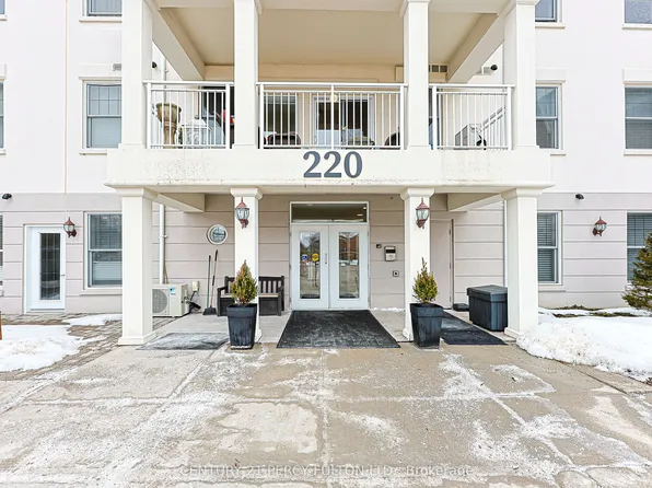 220 Main St N #211, Uxbridge, ON L9P 0B6