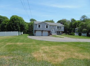 5 Vineyard Ln, East Haven, CT 06512
