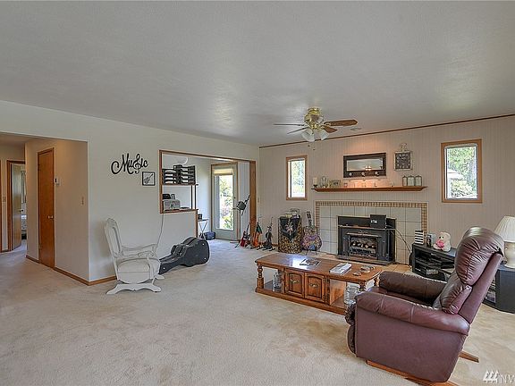 2nd image of 2906 Boundary St SE