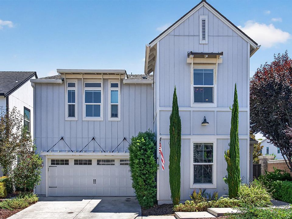1st image of 980 Farmhouse Way