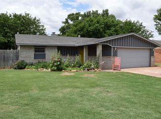 712 Field Dr, Lahoma, OK 73754