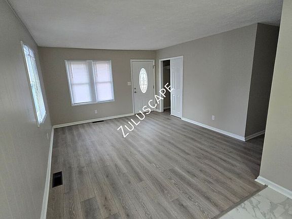 5th image of 3260 E Hanna Ave