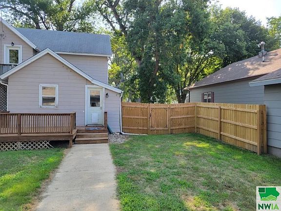 3rd image of 227 NW 4th Ave