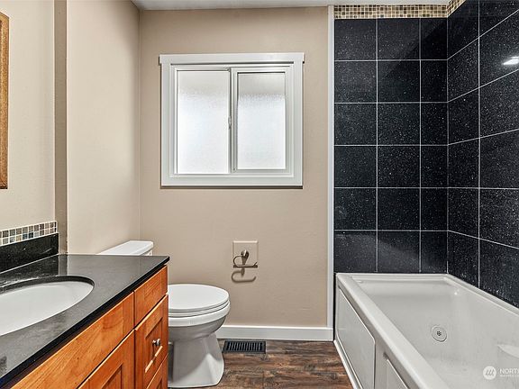 5th image of 800 SE 95th Avenue