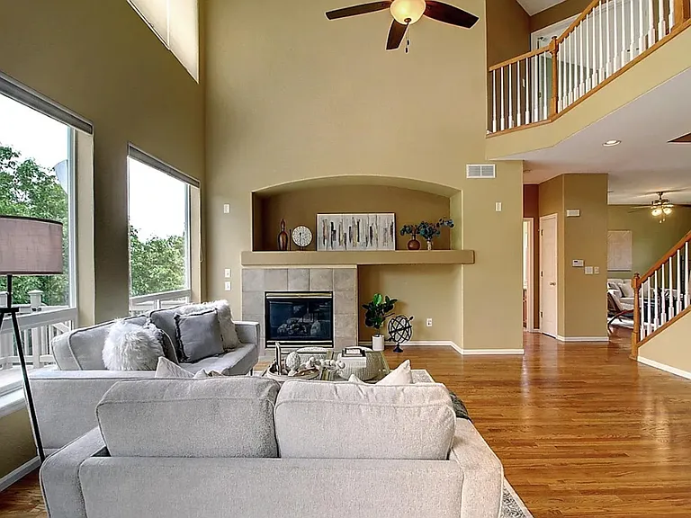1355 E 100th Ln — Photo 3