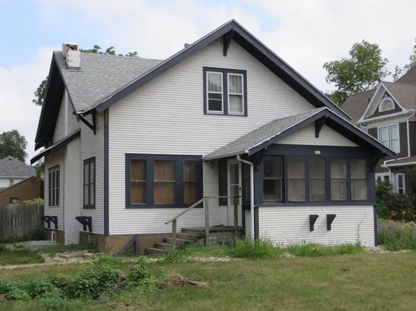 901 6th St, Brookings, SD 57006