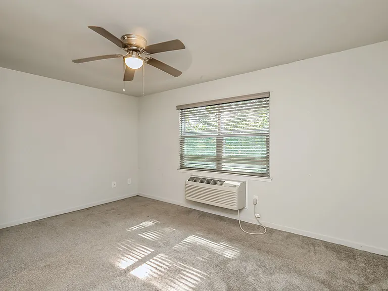 Zen Long Island at Copiague Apartment Homes — Photo 8