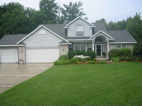 5th image of 9164 Lady Lauren Dr NE