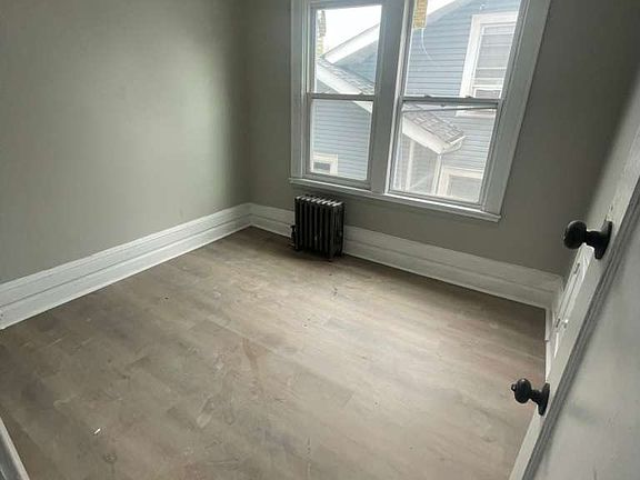 4th image of 52-54 Lehigh Ave #2