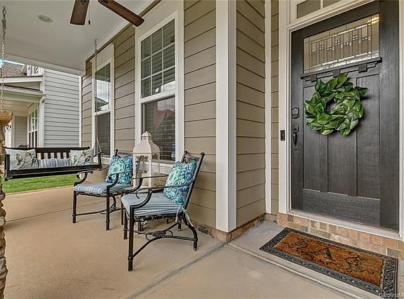 4th image of 725 Lakeview Dr #105
