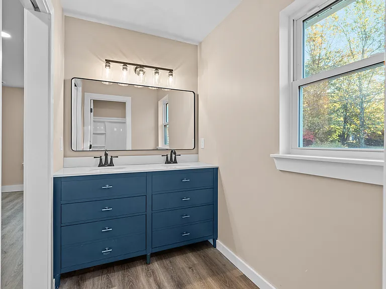 325 W Reliance Rd — Photo 18