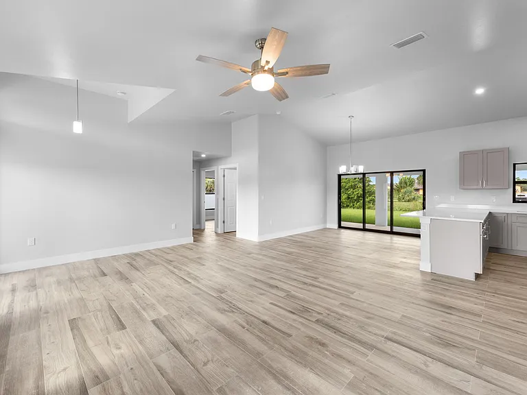 6151 Hershey Ave — Photo 2