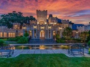 722 39th St, Downers Grove, IL 60515